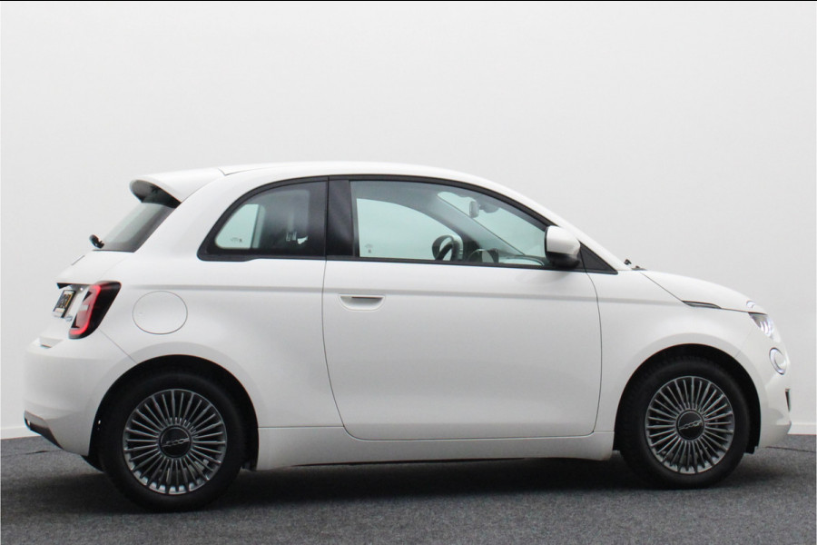 Fiat 500E Icon 42 kWh Virtual Cockpit, Camera, Rijstrooksensor, Cruise, Apple Carplay, DAB, 16''