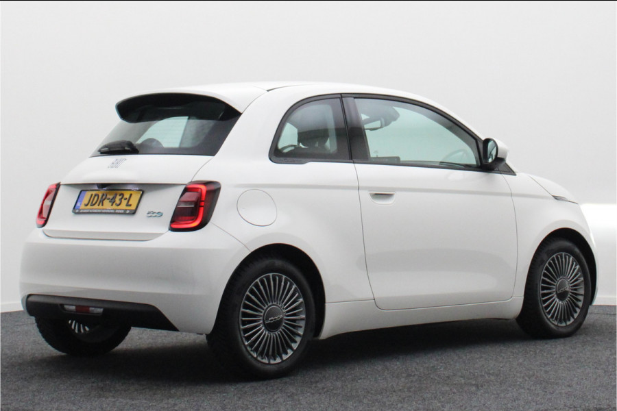 Fiat 500E Icon 42 kWh Virtual Cockpit, Camera, Rijstrooksensor, Cruise, Apple Carplay, DAB, 16''