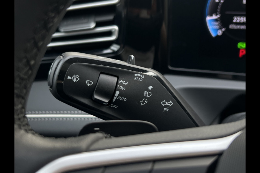 Volkswagen Tiguan 1.5 eTSI Elegance | Pano | IQ LIght | 360 Camera | 18 inch