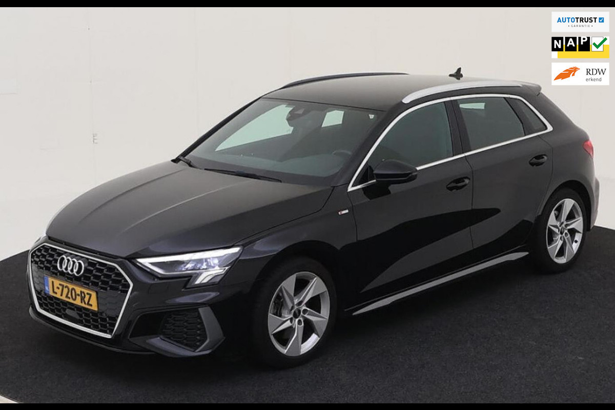 Audi A3 Sportback 30 TFSI S edition, 2 X S-LINE, 1e eigenaar, 1/2 lederen sportinterieur, NL auto met nationale auto pas Audi A3 Sportback 30 TFSI S edition, 2 X S-LINE, 1e eigenaar, 1/2 lederen sportinterieur, NL auto met nationale auto pas