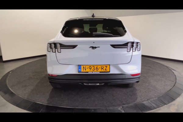 Ford Mustang Mach-E Extended RWD 98 kWh | Achteruitrijcamera | Intelligent adaptive cruise control & speed assist
