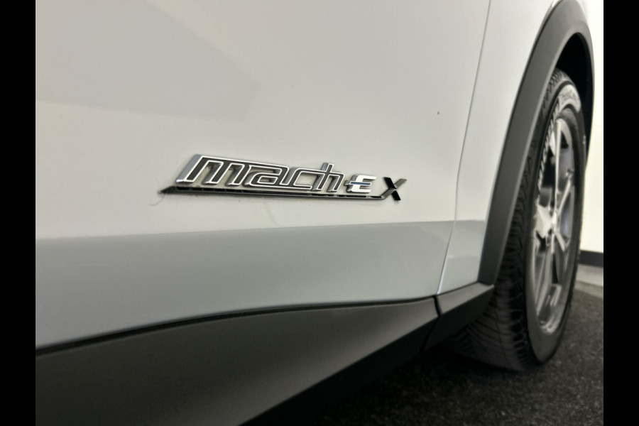 Ford Mustang Mach-E Extended RWD 98 kWh | Achteruitrijcamera | Intelligent adaptive cruise control & speed assist