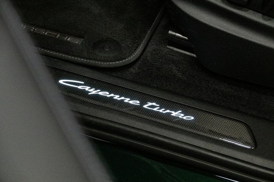 Porsche Cayenne Coupé 4.0 Turbo E-Hybrid GT *Vierwielbesturing / Burmester / Bijrijdersdisplay / Keramisch / Sport-Chrono / Sport-Design*