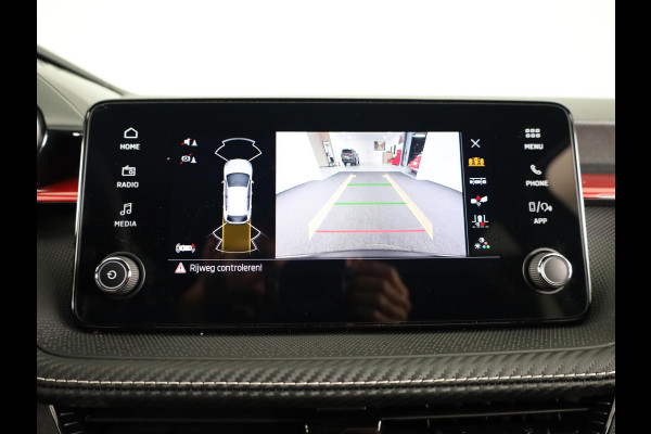 Škoda Fabia 1.0 TSI Monte Carlo 115 pk Automaat (DSG) | Verlengde garantie | Navigatie via App | Parkeersensoren | Achteruitrijcamera | Adaptieve cruise control | Stoelverwarming |
