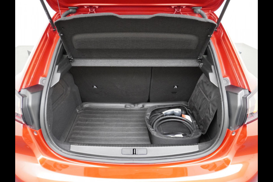 Peugeot e-208 EV GT Pack 50 kWh VAN: 16.900,- VOOR: 13.877,- UW HERFSTVOORDEE: 3.023,- All-Season CrossClimate Banden | Full LED | Adaptive Cruise Control | Stoelverwarming | Camera | Veel Opties | Rijklaar met 12 Maanden BOVAG Garantie