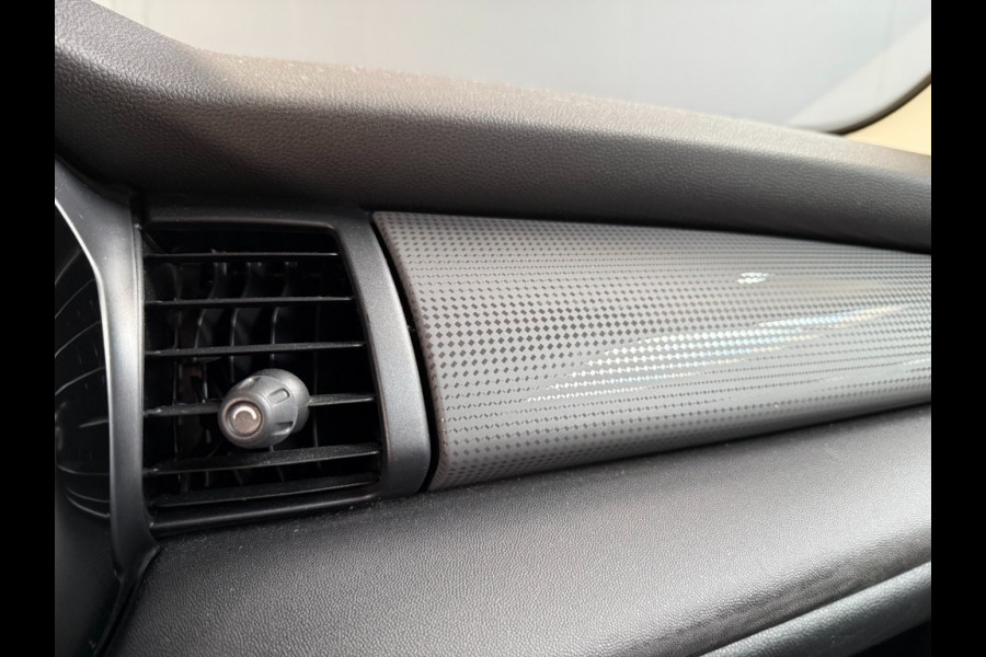 MINI Cooper 1.5 136 pk Led/pdc/17 inch/stoelverwarming/apple carplay/all wheater banden