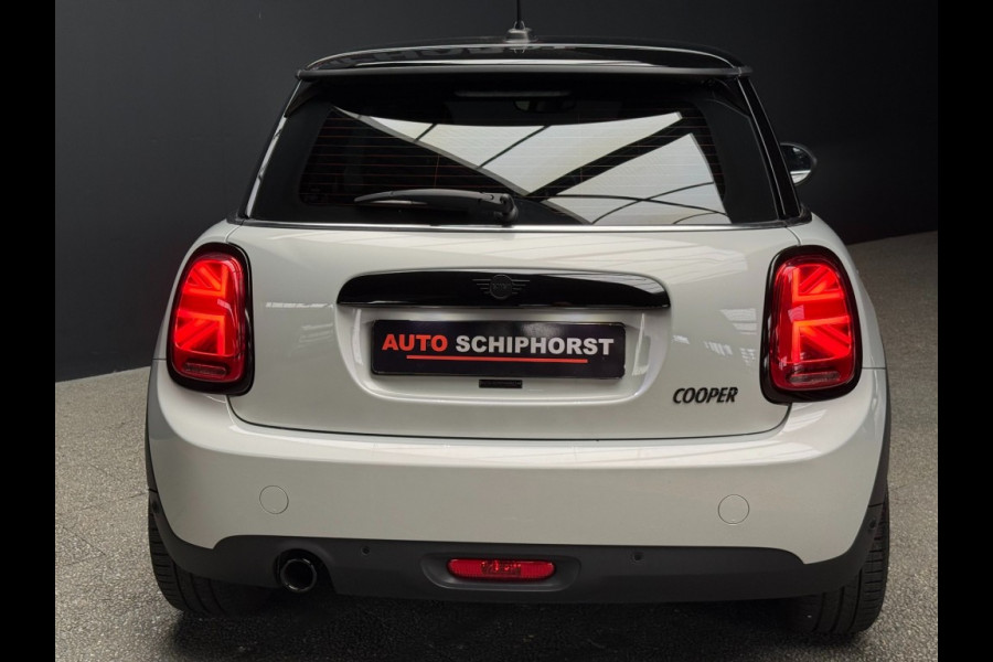 MINI Cooper 1.5 136 pk Led/pdc/17 inch/stoelverwarming/apple carplay/all wheater banden