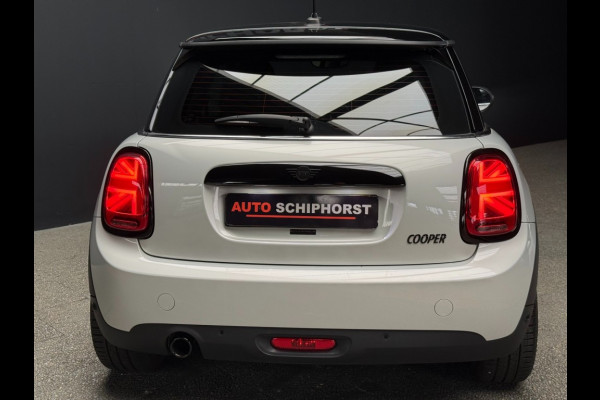MINI Cooper 1.5 136 pk Led/pdc/17 inch/stoelverwarming/apple carplay/all wheater banden
