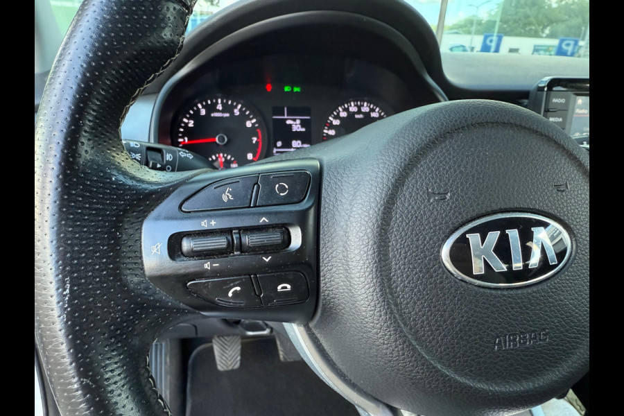 Kia Stonic 1.0 T-GDi Sports Edition - Navi - Airco - Parkeerhulp- Org.NL Kia Stonic 1.0 T-GDi Sports Edition - Navi - Airco - Parkeerhulp- Org.NL