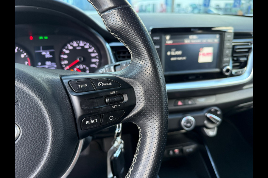 Kia Stonic 1.0 T-GDi Sports Edition - Navi - Airco - Parkeerhulp- Org.NL Kia Stonic 1.0 T-GDi Sports Edition - Navi - Airco - Parkeerhulp- Org.NL