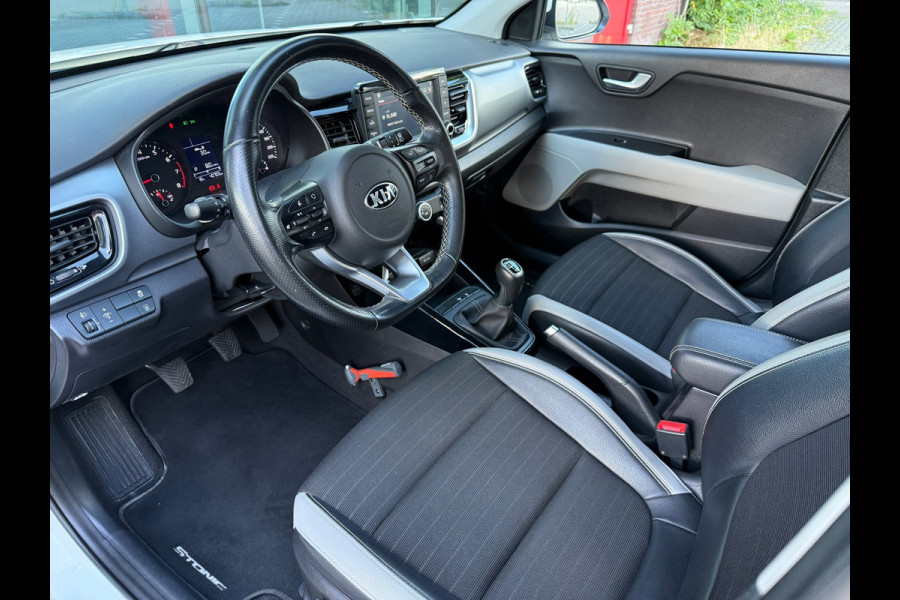 Kia Stonic 1.0 T-GDi Sports Edition - Navi - Airco - Parkeerhulp- Org.NL Kia Stonic 1.0 T-GDi Sports Edition - Navi - Airco - Parkeerhulp- Org.NL