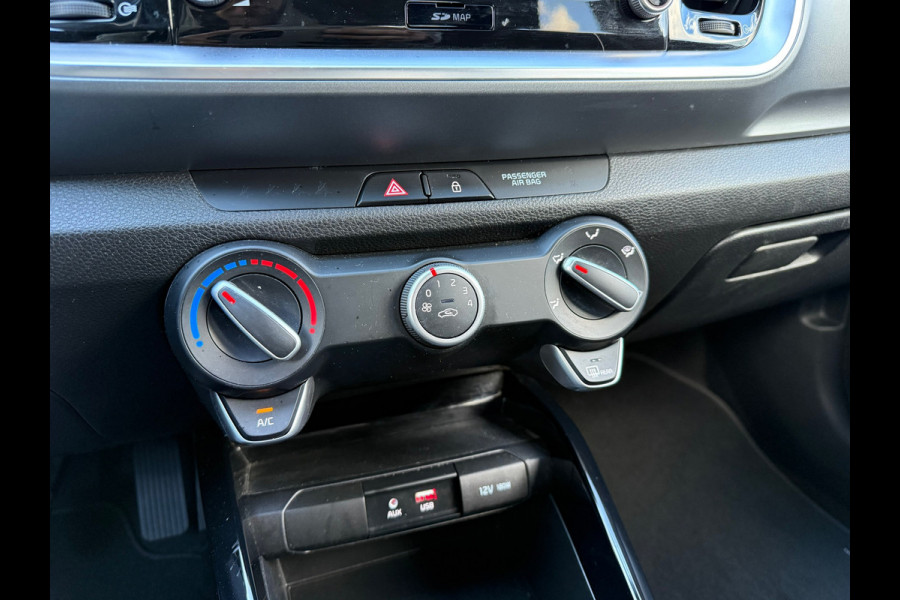 Kia Stonic 1.0 T-GDi Sports Edition - Navi - Airco - Parkeerhulp- Org.NL Kia Stonic 1.0 T-GDi Sports Edition - Navi - Airco - Parkeerhulp- Org.NL