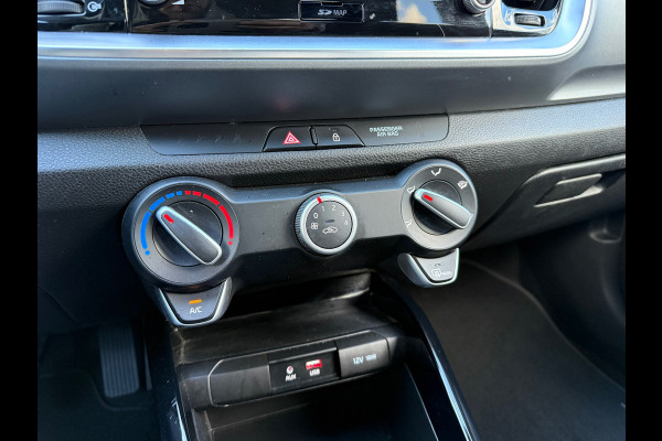 Kia Stonic 1.0 T-GDi Sports Edition - Navi - Airco - Parkeerhulp- Org.NL Kia Stonic 1.0 T-GDi Sports Edition - Navi - Airco - Parkeerhulp- Org.NL
