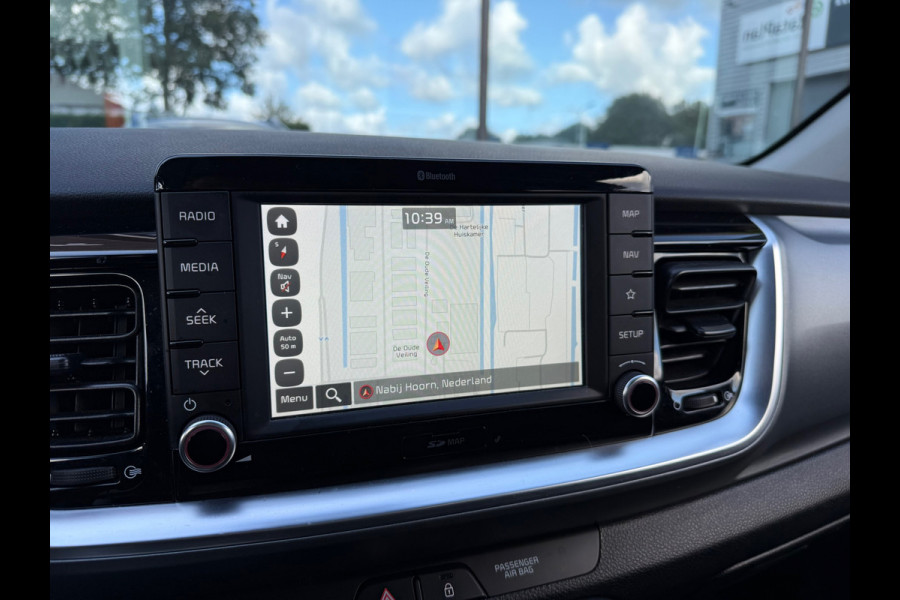 Kia Stonic 1.0 T-GDi Sports Edition - Navi - Airco - Parkeerhulp- Org.NL Kia Stonic 1.0 T-GDi Sports Edition - Navi - Airco - Parkeerhulp- Org.NL