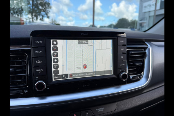 Kia Stonic 1.0 T-GDi Sports Edition - Navi - Airco - Parkeerhulp- Org.NL Kia Stonic 1.0 T-GDi Sports Edition - Navi - Airco - Parkeerhulp- Org.NL