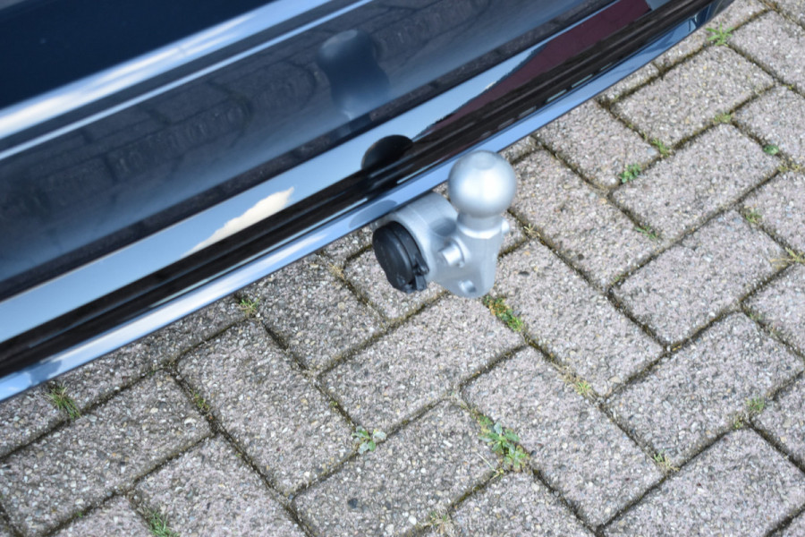 Volvo V60 T6 AWD 350PK Plug-in Hybrid Plus Dark | H&K | Trekhaak | 360 Camera | ACC | Stoel-Stuur verwarming