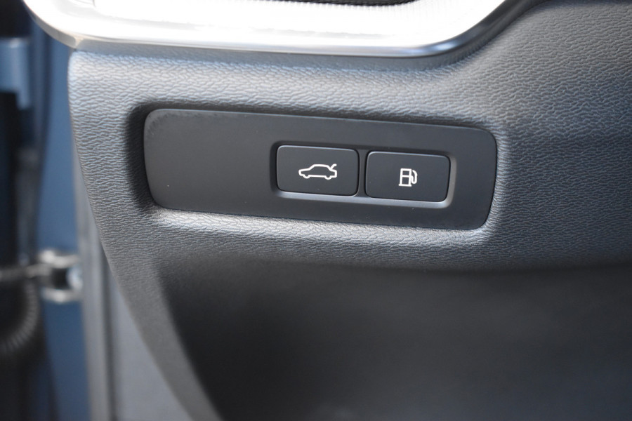Volvo V60 T6 AWD 350PK Plug-in Hybrid Plus Dark | H&K | Trekhaak | 360 Camera | ACC | Stoel-Stuur verwarming
