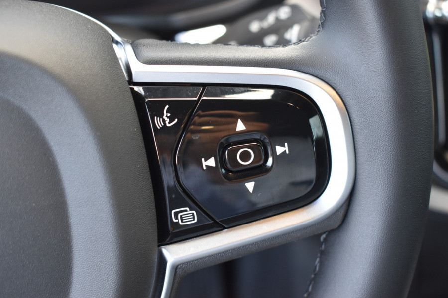 Volvo V60 T6 AWD 350PK Plug-in Hybrid Plus Dark | H&K | Trekhaak | 360 Camera | ACC | Stoel-Stuur verwarming