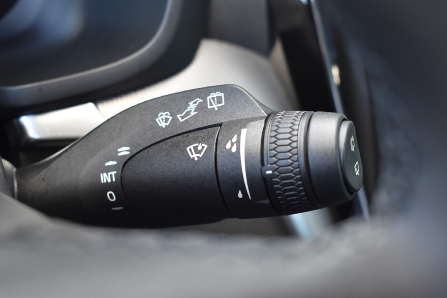 Volvo V60 T6 AWD 350PK Plug-in Hybrid Plus Dark | H&K | Trekhaak | 360 Camera | ACC | Stoel-Stuur verwarming