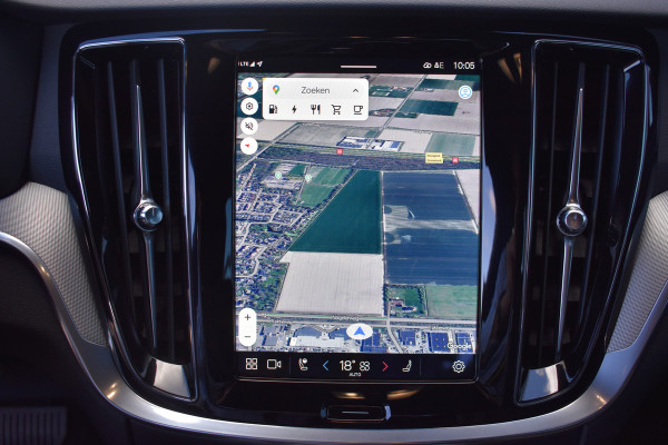 Volvo V60 T6 AWD 350PK Plug-in Hybrid Plus Dark | H&K | Trekhaak | 360 Camera | ACC | Stoel-Stuur verwarming