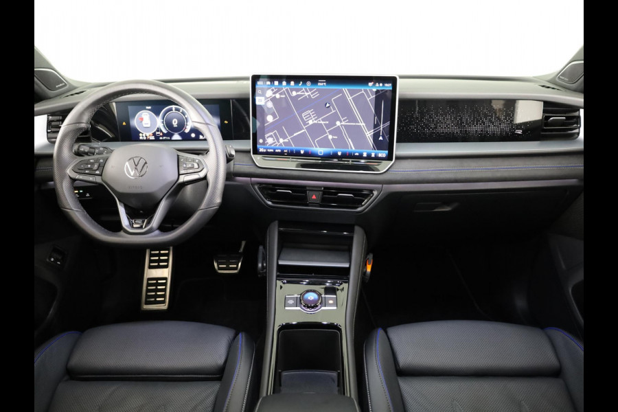 Volkswagen Tayron 1.5 eHybrid R-Line Edition 204 PK | Automaat (DSG) | Panoramadak | Black Style | Leder interieur | Harman Kardon | 20 Inch