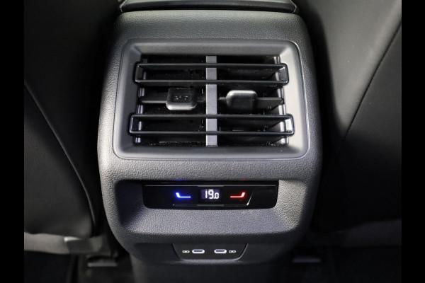 Volkswagen Tayron 1.5 eHybrid R-Line Edition 204 PK | Automaat (DSG) | Panoramadak | Black Style | Leder interieur | Harman Kardon | 20 Inch