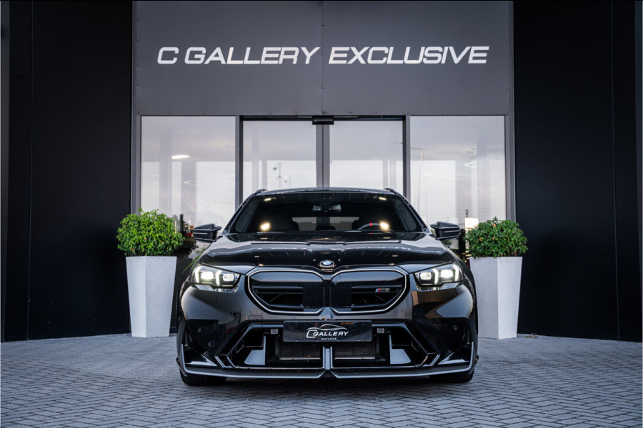 BMW M5 5-serie Touring - Origineel NL | M Drive Professional | Panorama | Carbonpakket | Keramisch | B&W