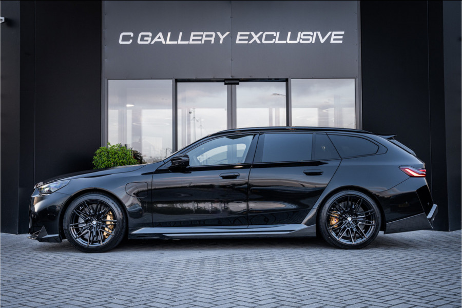 BMW M5 5-serie Touring - Origineel NL | M Drive Professional | Panorama | Carbonpakket | Keramisch | B&W