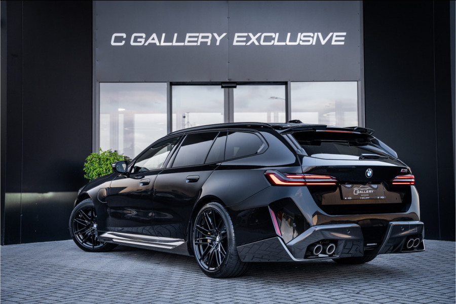 BMW M5 5-serie Touring - Origineel NL | M Drive Professional | Panorama | Carbonpakket | Keramisch | B&W