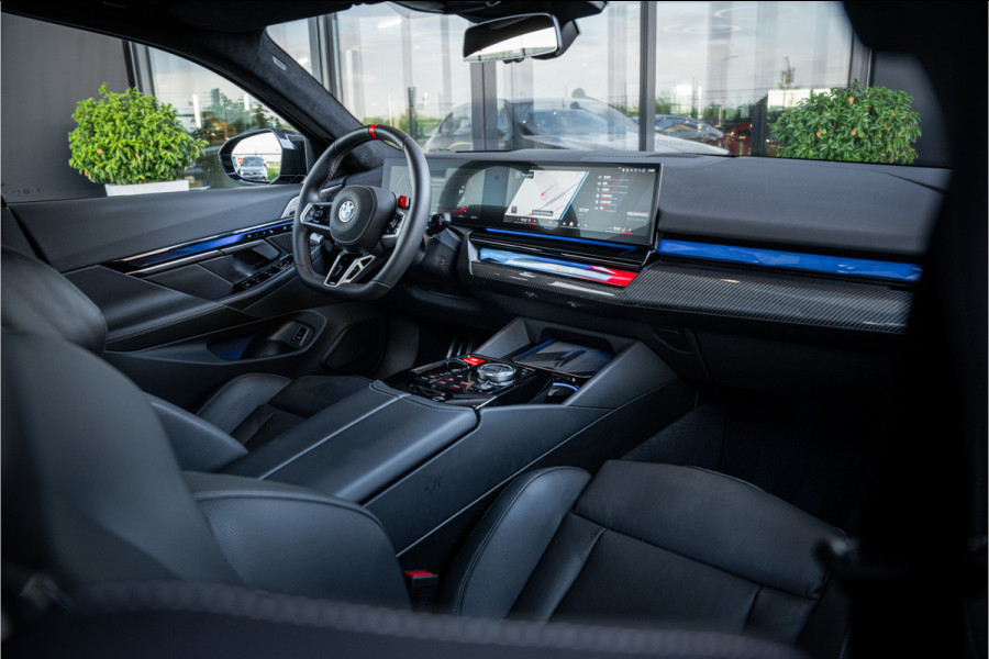 BMW M5 5-serie Touring - Origineel NL | M Drive Professional | Panorama | Carbonpakket | Keramisch | B&W