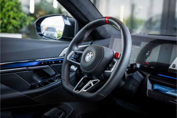 BMW M5 5-serie Touring - Origineel NL | M Drive Professional | Panorama | Carbonpakket | Keramisch | B&W