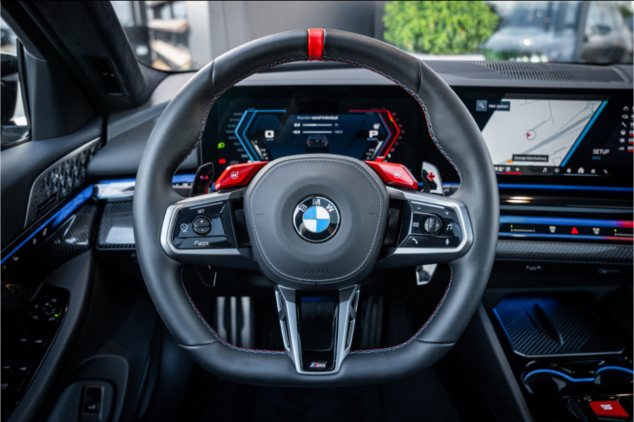 BMW M5 5-serie Touring - Origineel NL | M Drive Professional | Panorama | Carbonpakket | Keramisch | B&W