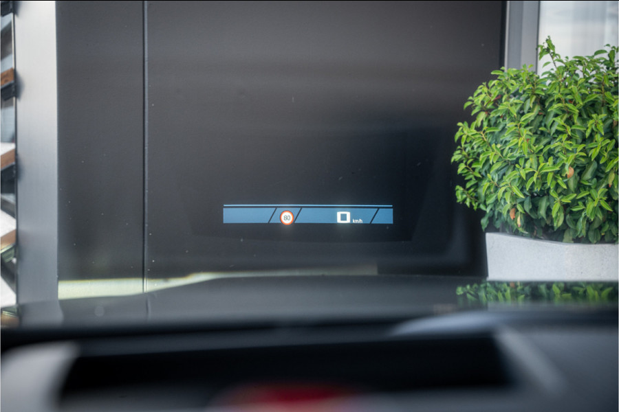 BMW M5 5-serie Touring - Origineel NL | M Drive Professional | Panorama | Carbonpakket | Keramisch | B&W