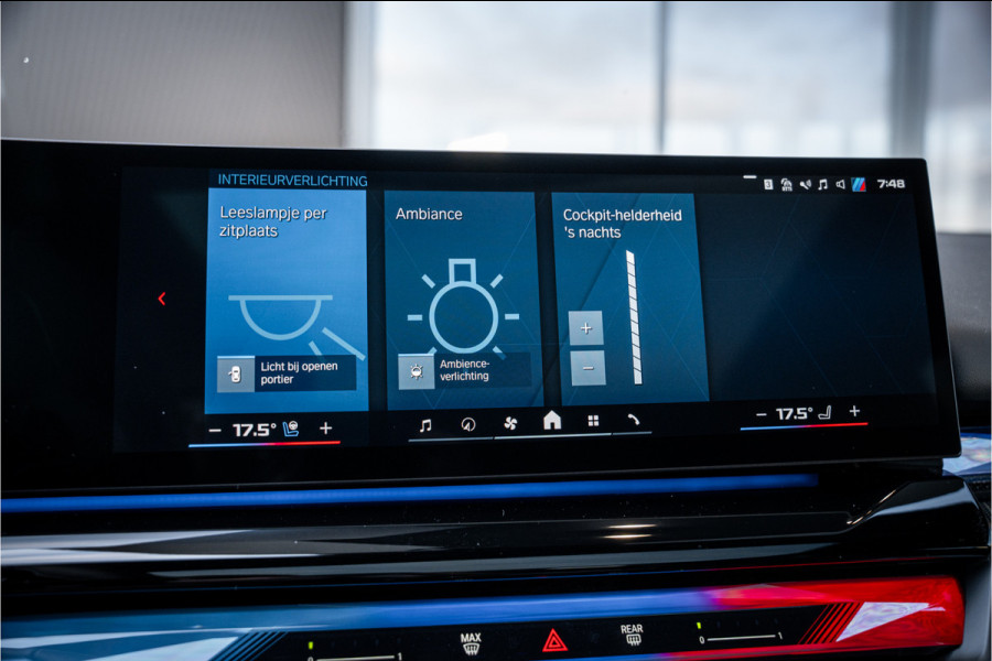 BMW M5 5-serie Touring - Origineel NL | M Drive Professional | Panorama | Carbonpakket | Keramisch | B&W