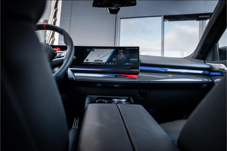 BMW M5 5-serie Touring - Origineel NL | M Drive Professional | Panorama | Carbonpakket | Keramisch | B&W