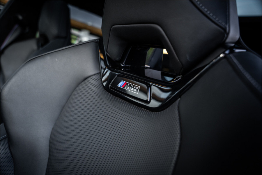 BMW M5 5-serie Touring - Origineel NL | M Drive Professional | Panorama | Carbonpakket | Keramisch | B&W