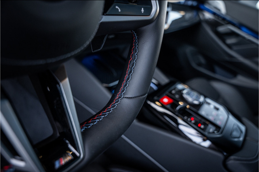 BMW M5 5-serie Touring - Origineel NL | M Drive Professional | Panorama | Carbonpakket | Keramisch | B&W