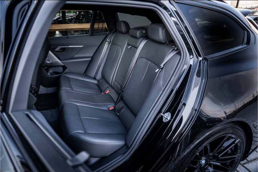 BMW M5 5-serie Touring - Origineel NL | M Drive Professional | Panorama | Carbonpakket | Keramisch | B&W