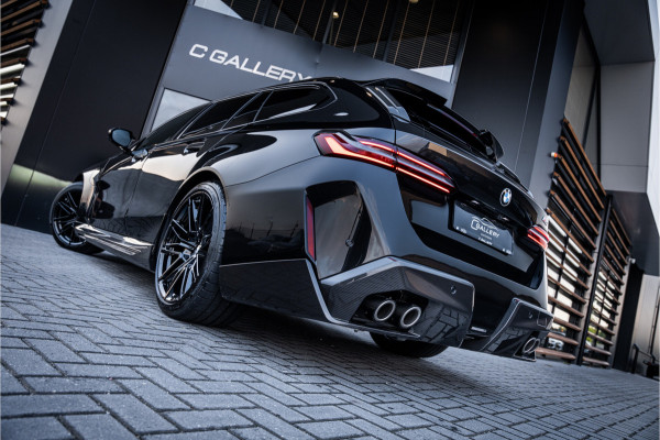 BMW M5 5-serie Touring - Origineel NL | M Drive Professional | Panorama | Carbonpakket | Keramisch | B&W