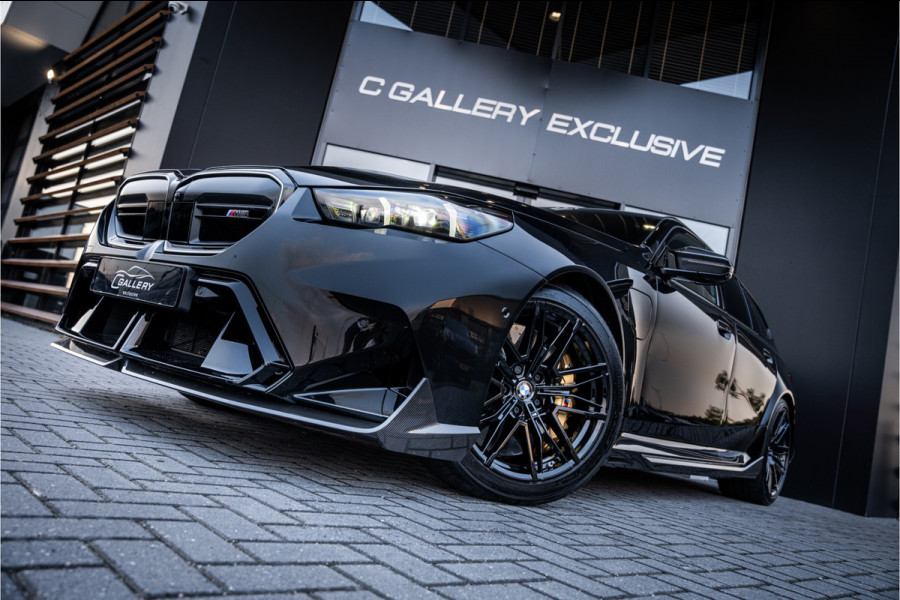 BMW M5 5-serie Touring - Origineel NL | M Drive Professional | Panorama | Carbonpakket | Keramisch | B&W