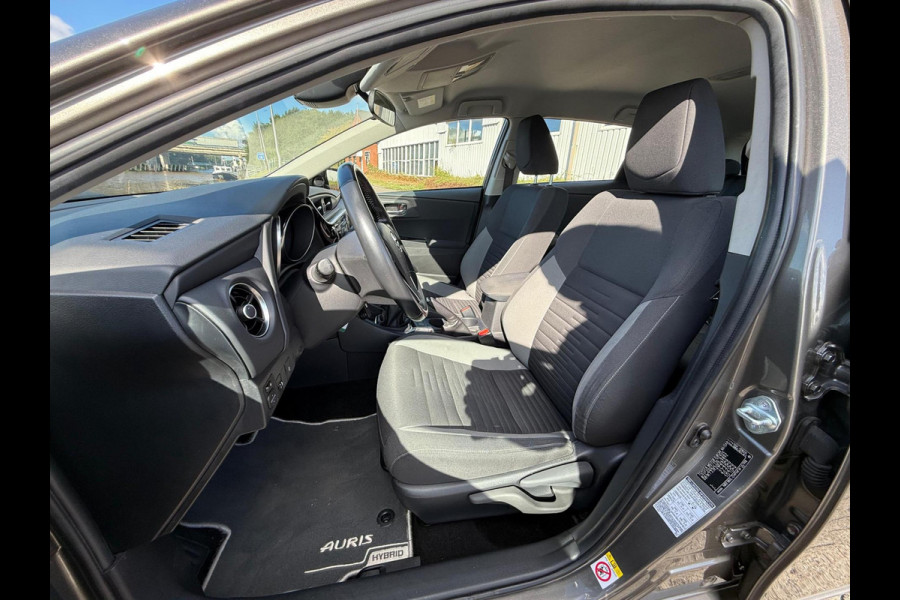 Toyota Auris 1.3 NAVI-CAMERA-TREKHAAK-CLIMA