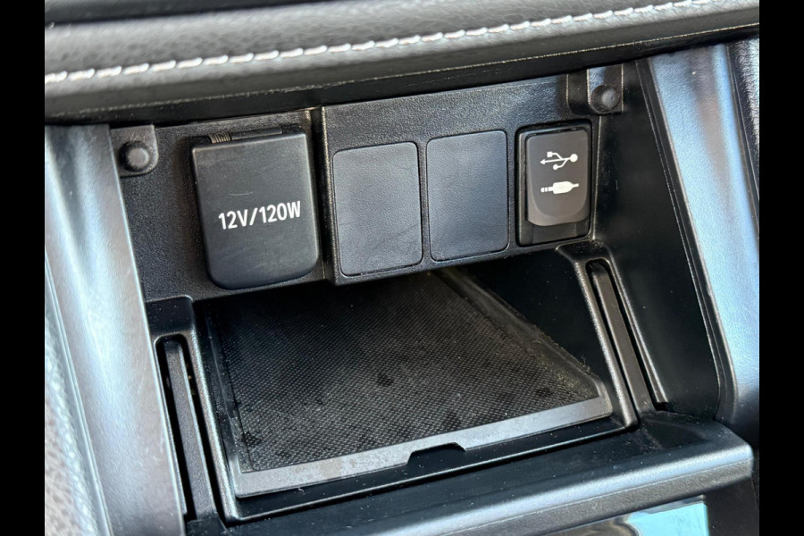 Toyota Auris 1.3 NAVI-CAMERA-TREKHAAK-CLIMA