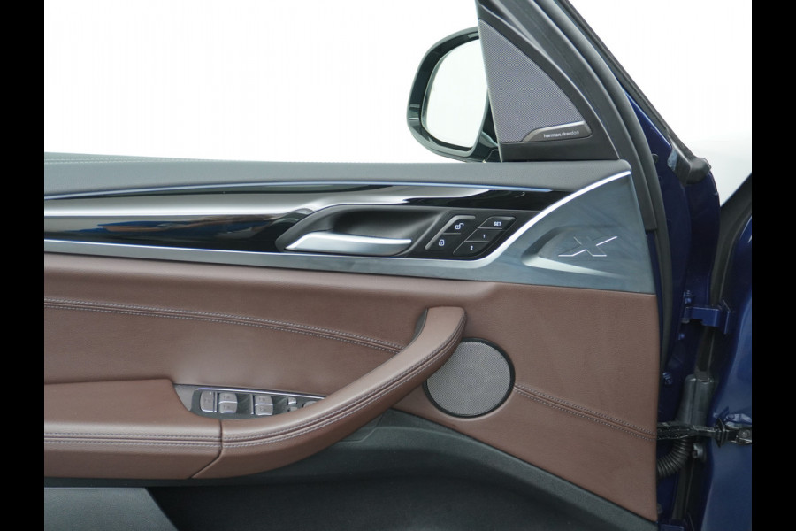 BMW iX3 High Executive 80kWh Leder Adap.Cruise Apple Carplay Android Auto Navi Ecc 360°Camera Panoramaschuifdak Harman&Kardon®SurroundSo Stoelverwarming Parkeer+Achteruitrij assistent Led Origineel Nederlandse Auto Zeer compleet!