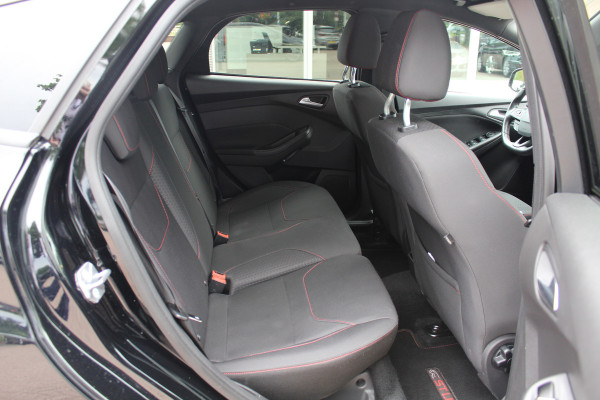 Ford Focus 1.0 ST-Line / Camera / Navigatie / Parkeerhulp achter / Cruise Control / Stoelverwarming