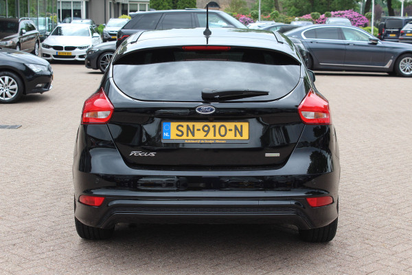 Ford Focus 1.0 ST-Line / Camera / Navigatie / Parkeerhulp achter / Cruise Control / Stoelverwarming