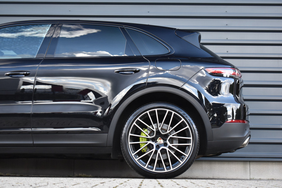 Porsche Cayenne 3.0 E-Hybrid 462pk | Panoramadak | Sport Chrono | 22'' RS Spyder Design | PASM | Orig. NL |