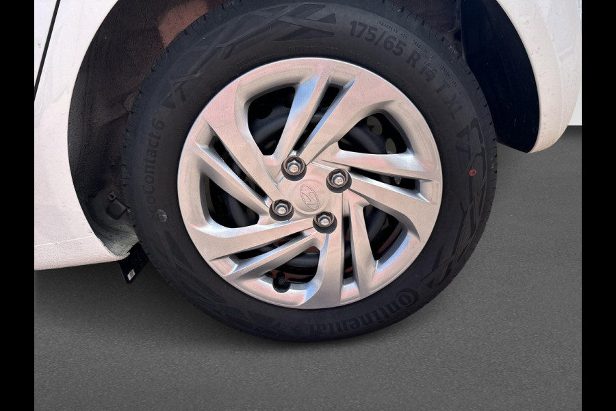 Hyundai i10 1.0 Comfort Smart | zwart dak