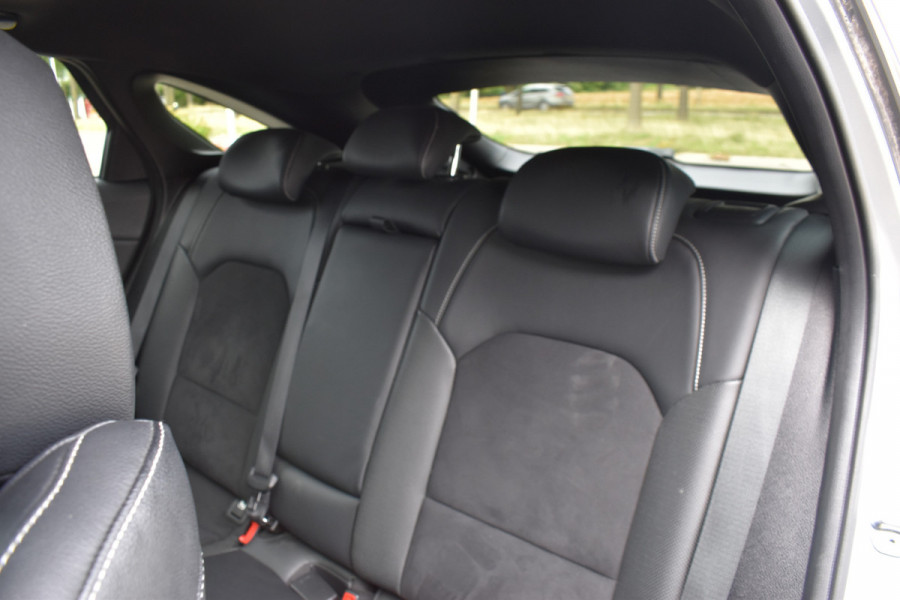 Kia ProCeed 1.4 T-GDI GT-Line / Navigatie / Adap. Cruise / 17" LM / Panoramadak / Keyless
