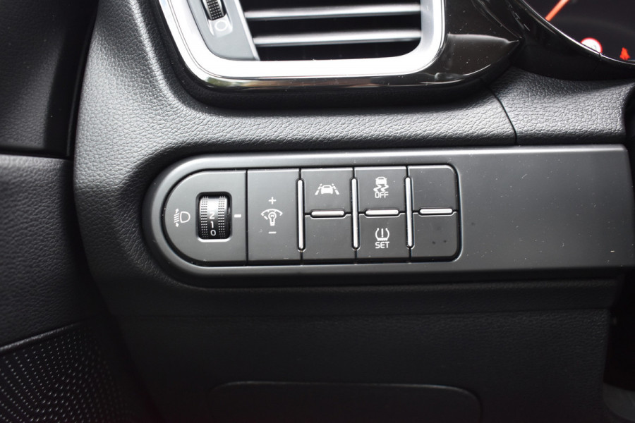 Kia ProCeed 1.4 T-GDI GT-Line / Navigatie / Adap. Cruise / 17" LM / Panoramadak / Keyless