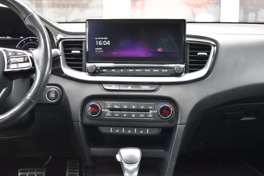 Kia ProCeed 1.4 T-GDI GT-Line / Navigatie / Adap. Cruise / 17" LM / Panoramadak / Keyless